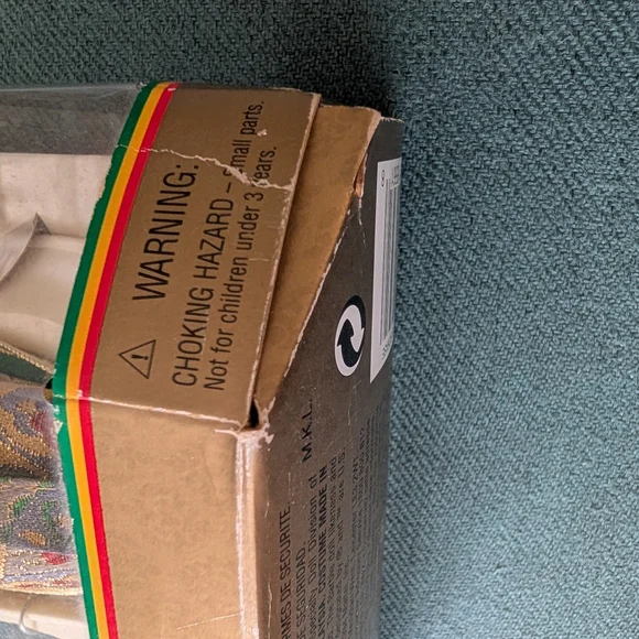 NIOB Vintage 1997 Mattel Thai Barbie Collectors Edition Doll Authentic 1990s - Picture 5 of 10